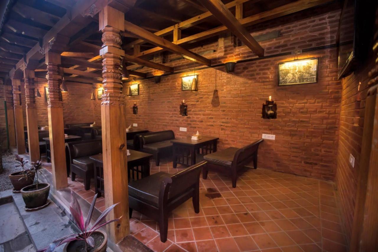 Hotel Baha Restaurant And Cafe Bhatgoan Екстериор снимка