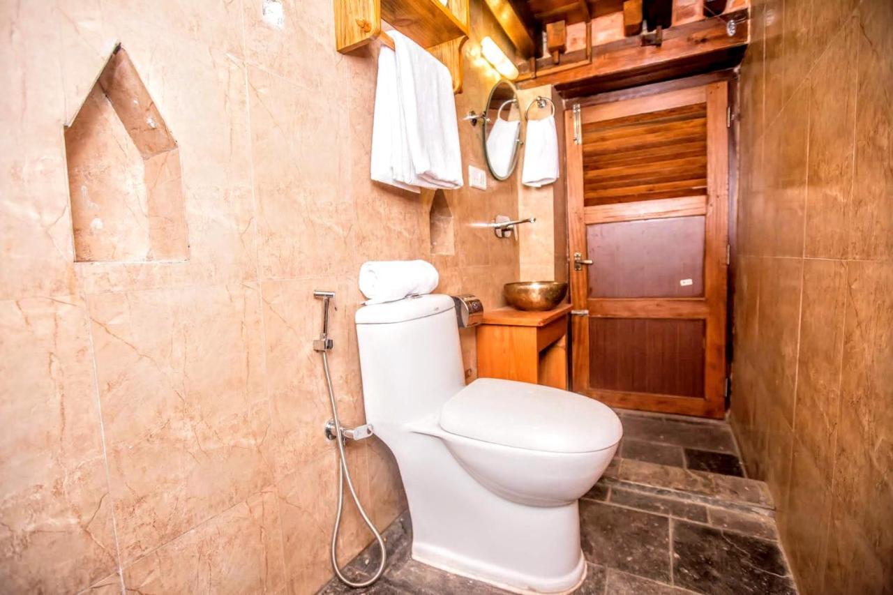 Hotel Baha Restaurant And Cafe Bhatgoan Екстериор снимка