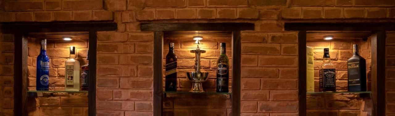 Hotel Baha Restaurant And Cafe Bhatgoan Екстериор снимка