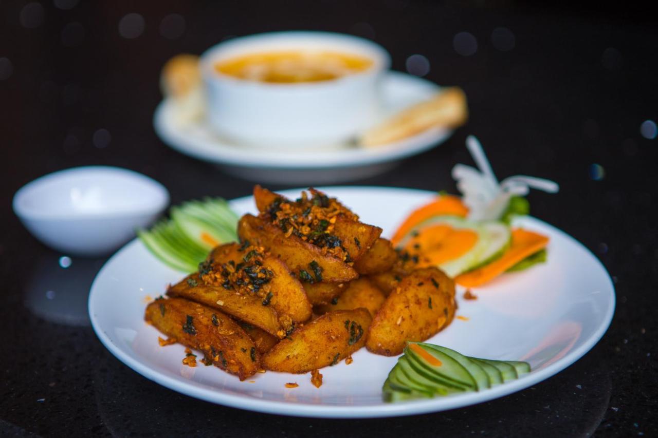 Hotel Baha Restaurant And Cafe Bhatgoan Екстериор снимка